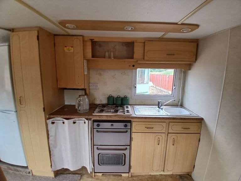 Flat Sutton Road in South Derbyshire