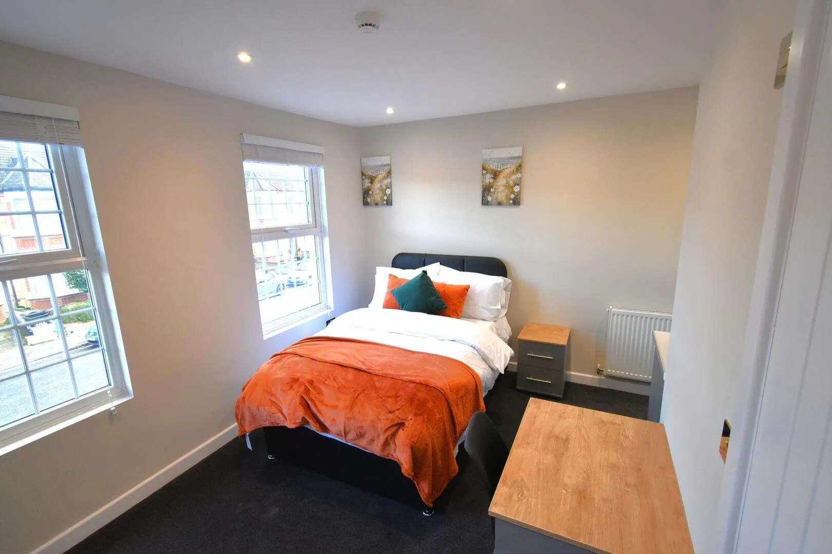 Room Priory Road in Dartford