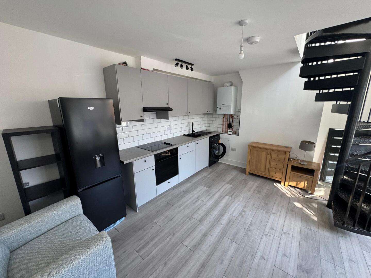 Flat Priory Road in Dartford