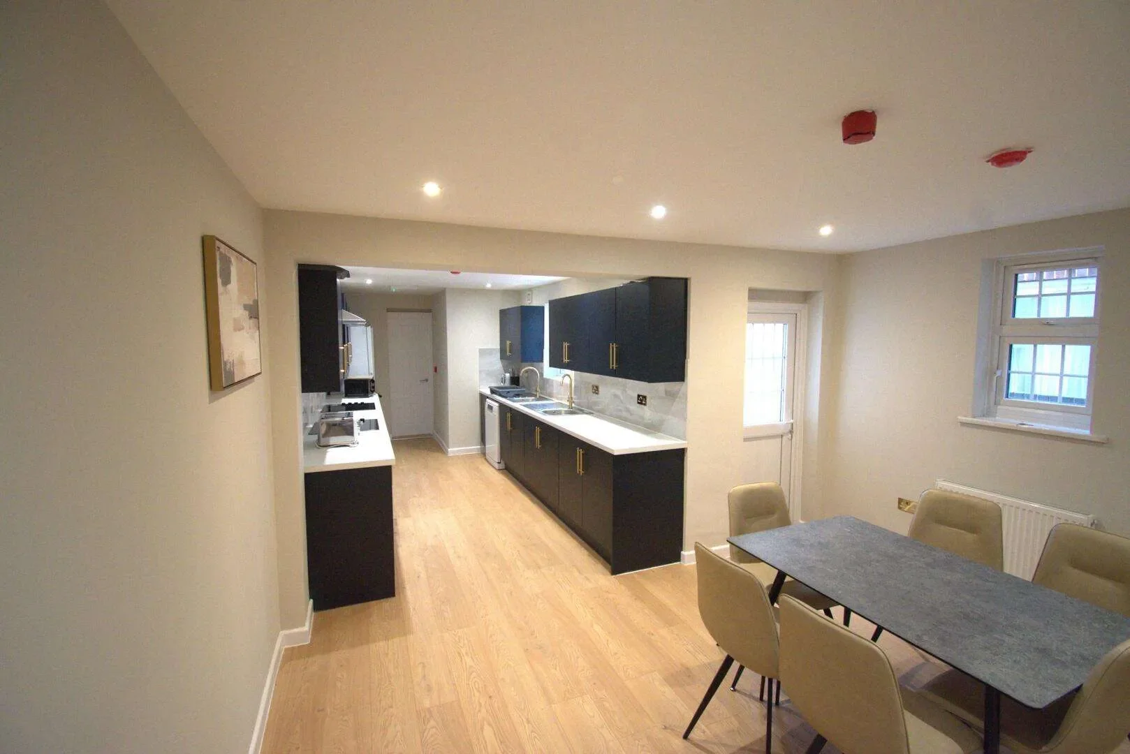 Room Priory Road in Dartford