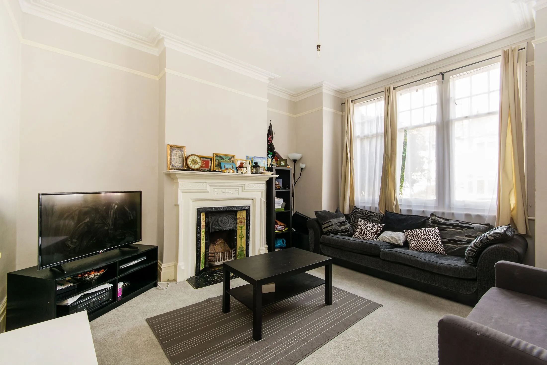 Flat Glencairn Road in Greater London