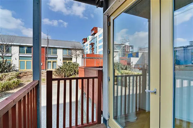 Flat West Parkside in Greater London