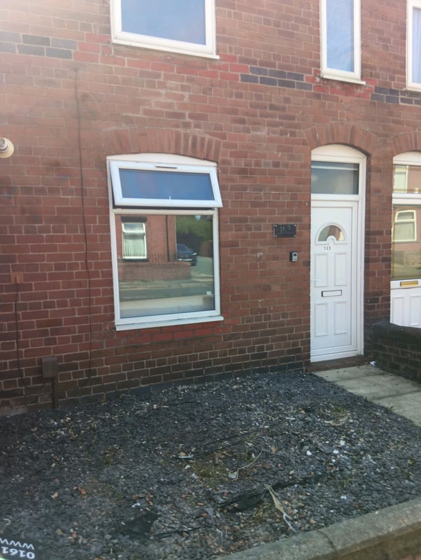 Room Longford Street in Warrington