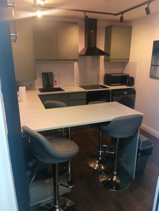 Room Longford Street in Warrington