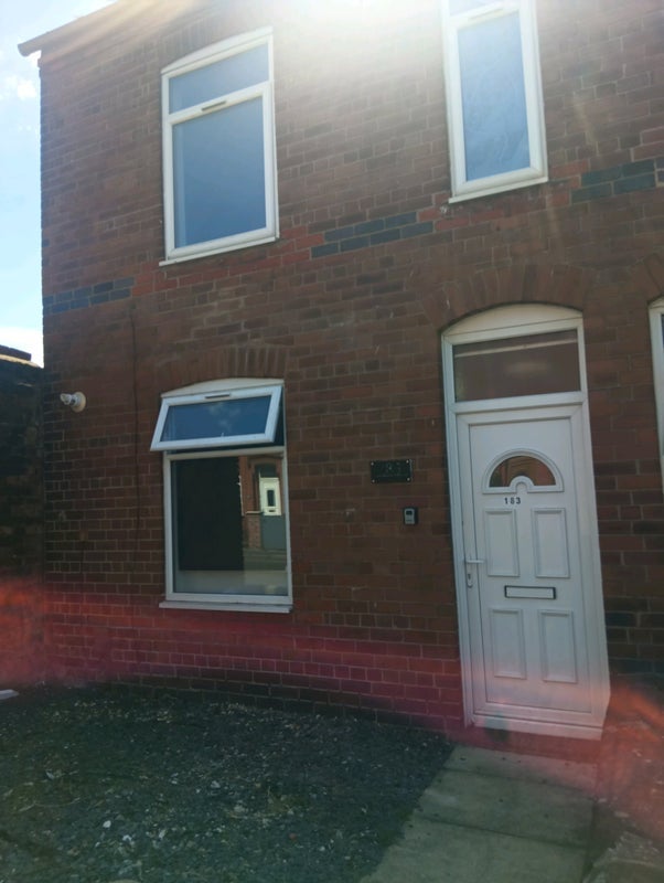Room Longford Street in Warrington
