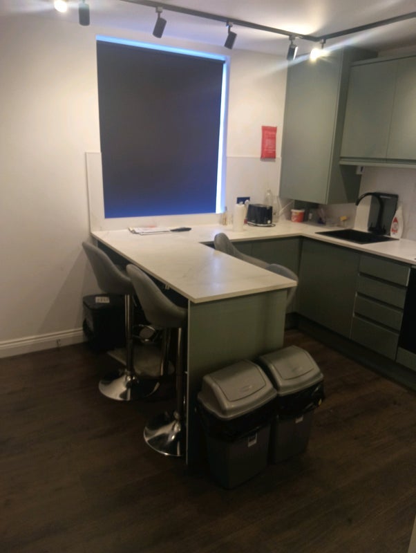 Room Longford Street in Warrington