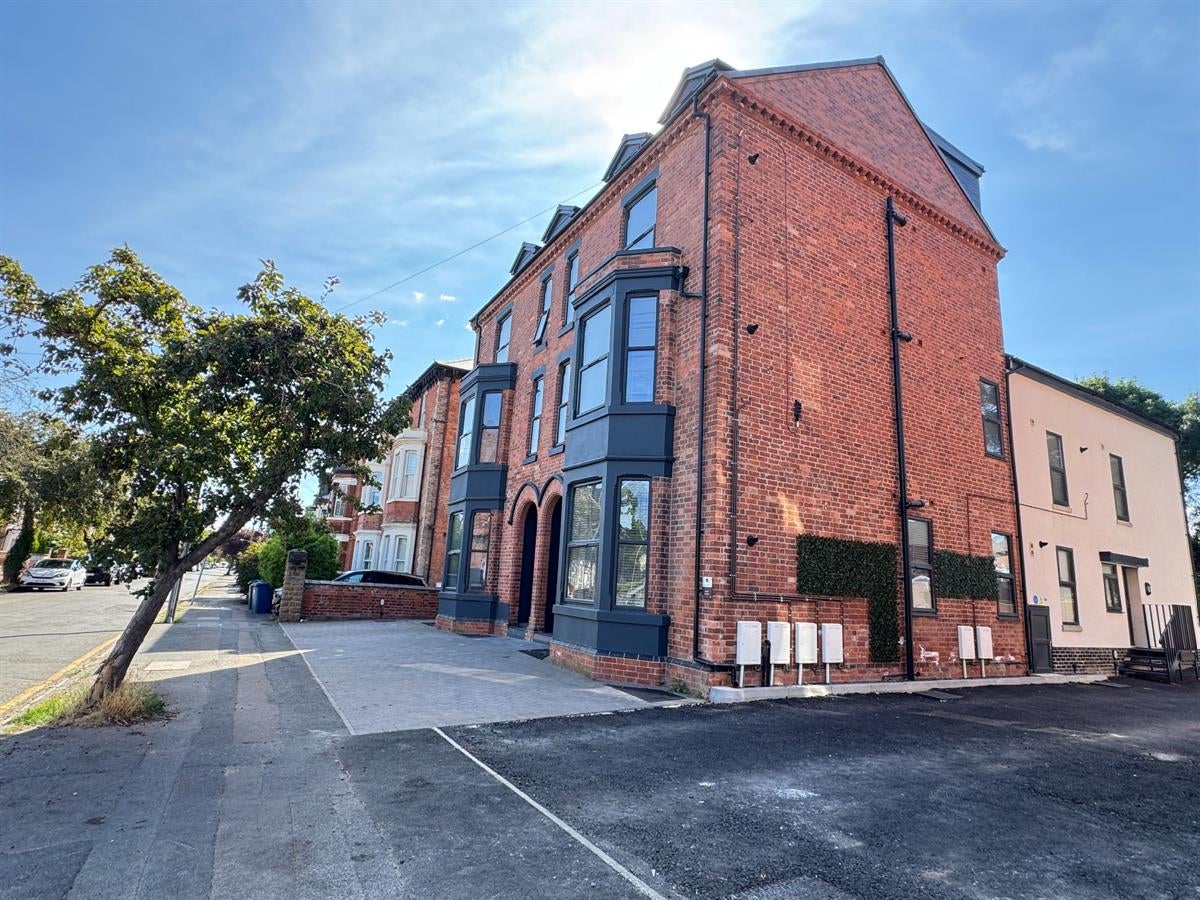 Flat Millicent Road in Nottingham