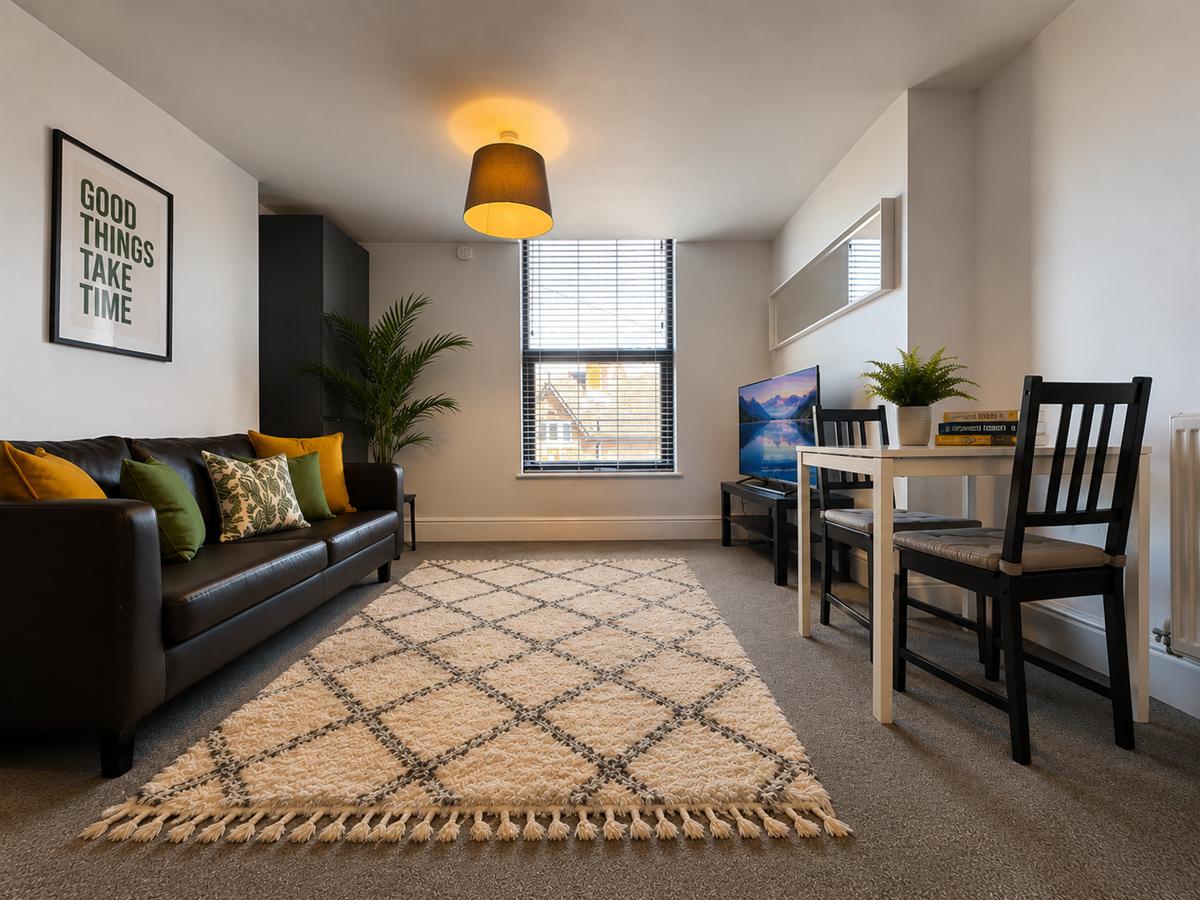 Flat Millicent Road in Nottingham