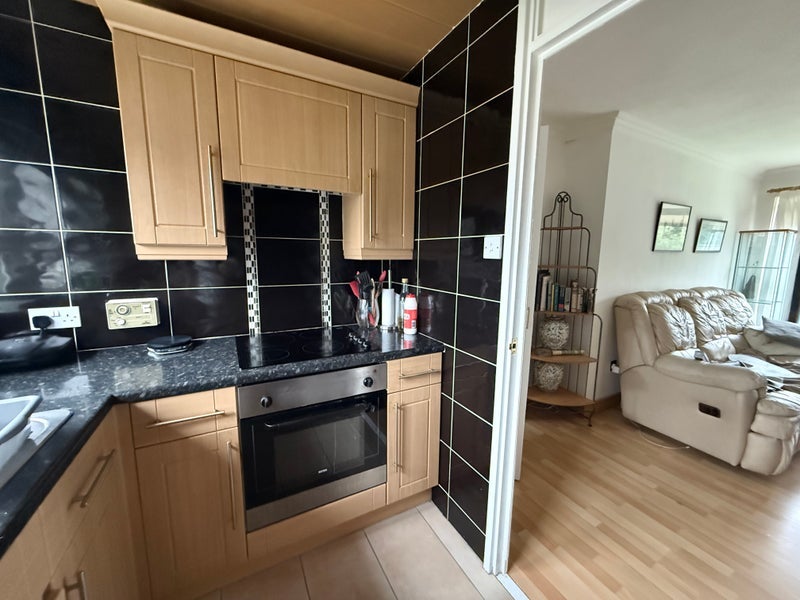 Room Torphin Crescent in Glasgow