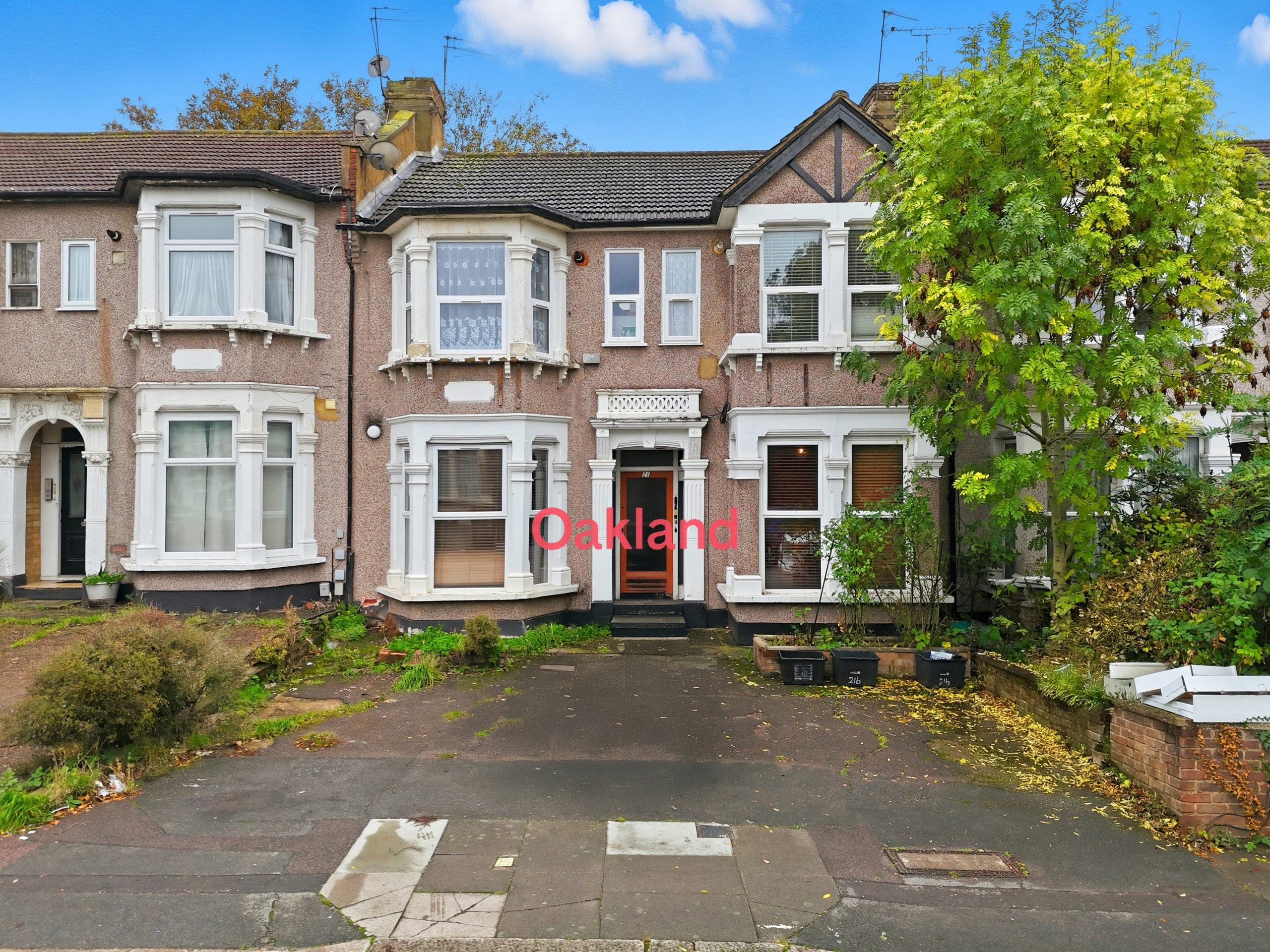 Flat De Vere Gardens in Greater London