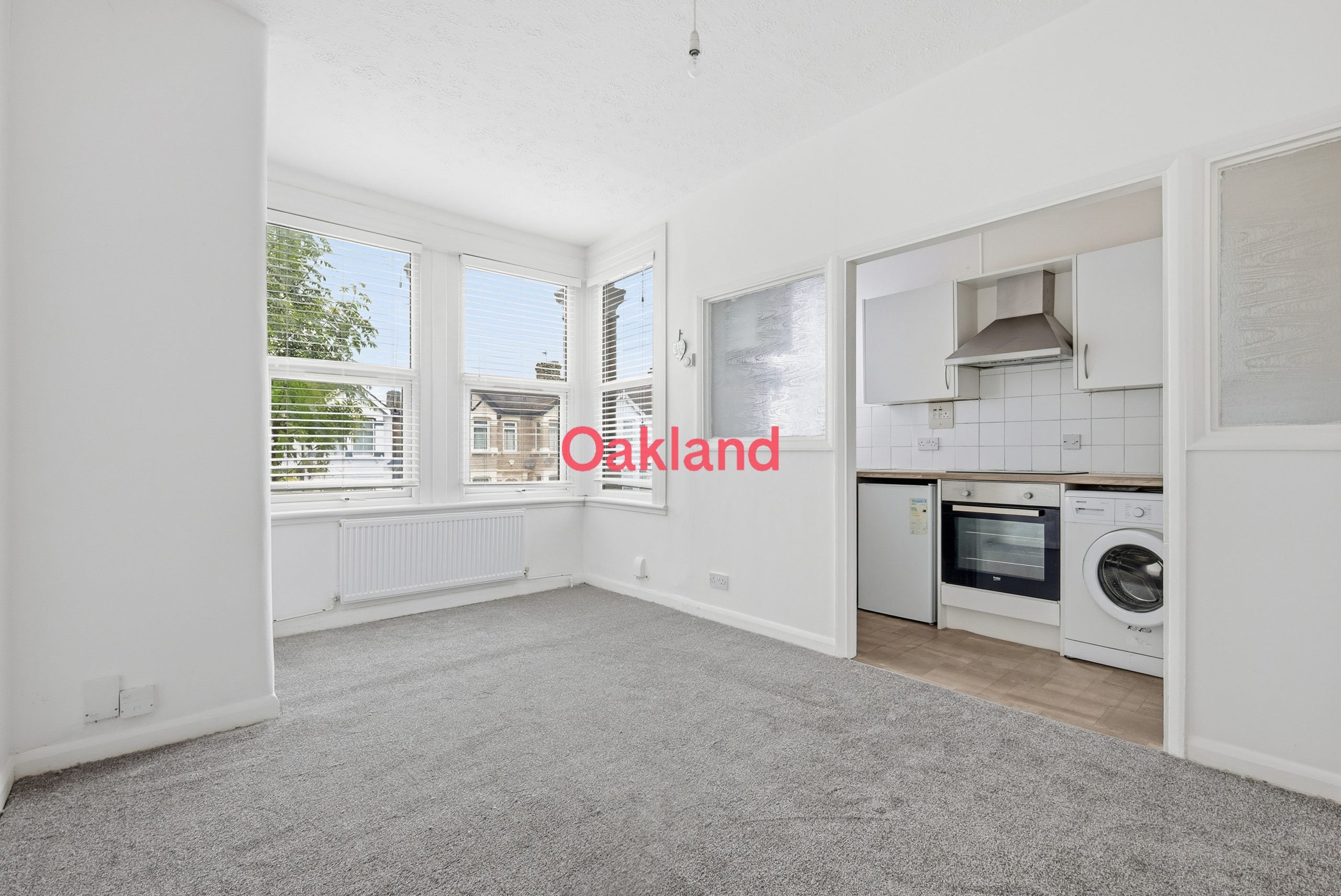 Flat De Vere Gardens in Greater London
