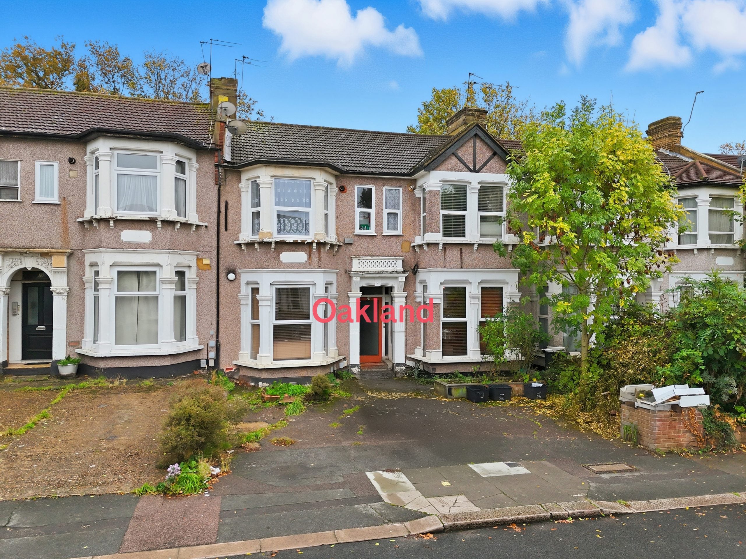 Flat De Vere Gardens in Greater London