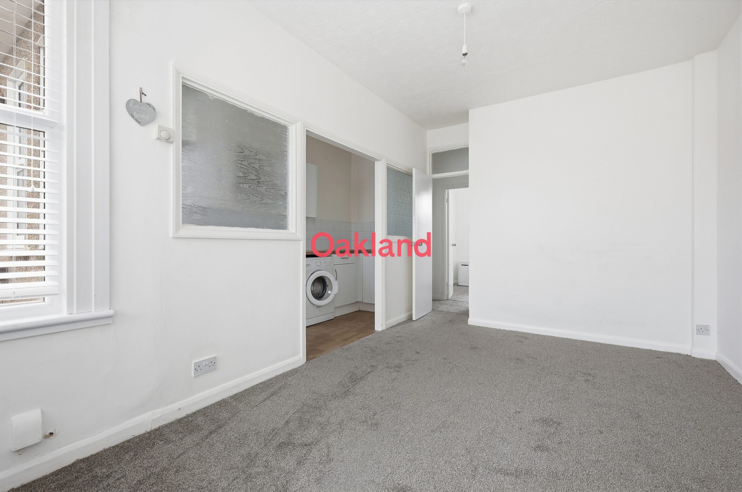 Flat De Vere Gardens in Greater London