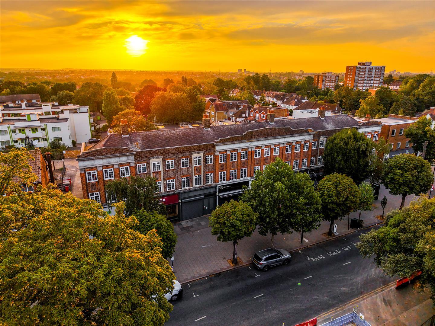 Flat High Street in Greater London