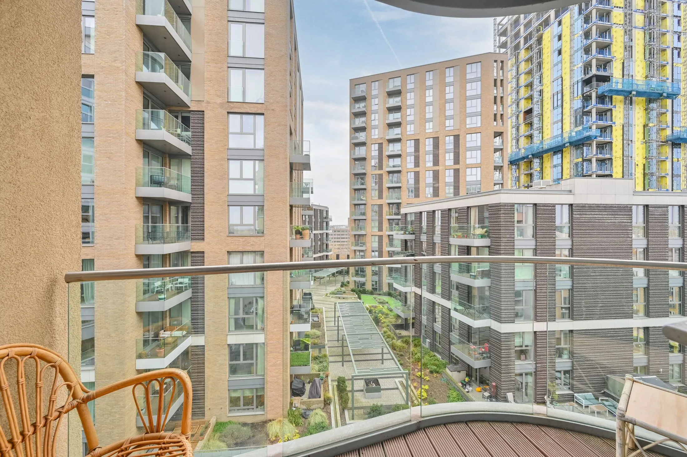 Flat Bridges Court in Greater London