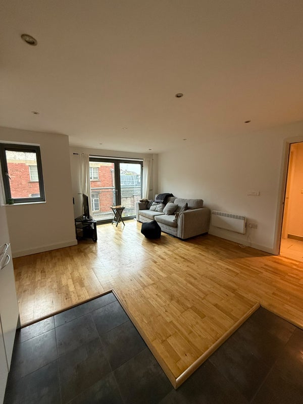 Room King Square Avenue in Bristol