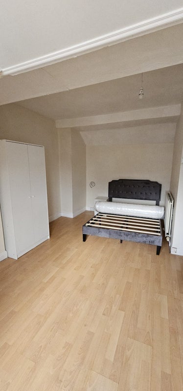 Room Cedric Street in Salford