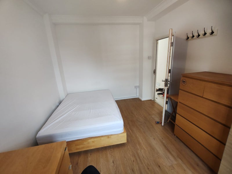 Room Clunbury Street in Greater London