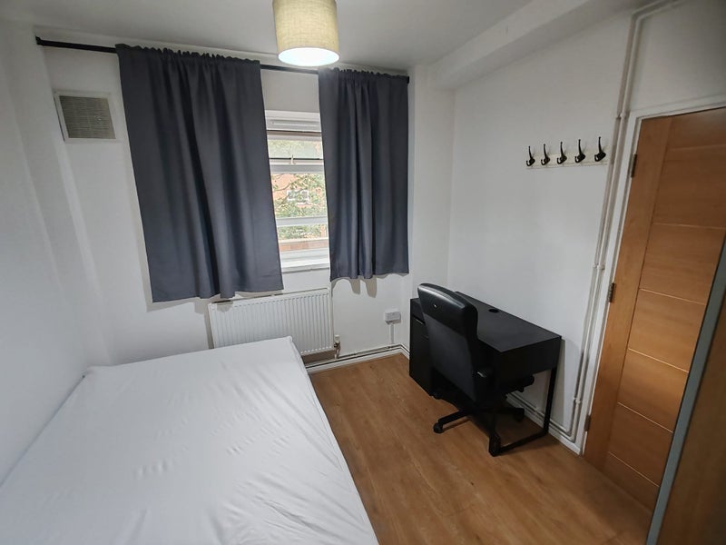 Room Clunbury Street in Greater London