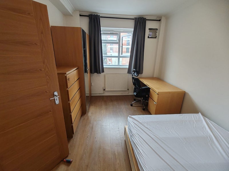 Room Clunbury Street in Greater London