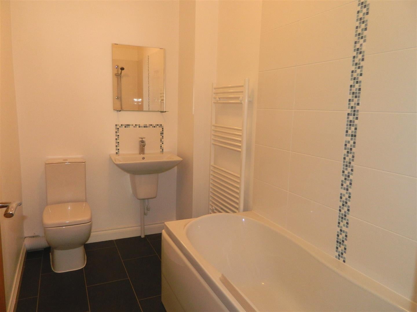 Flat Crewe Road in Sandbach