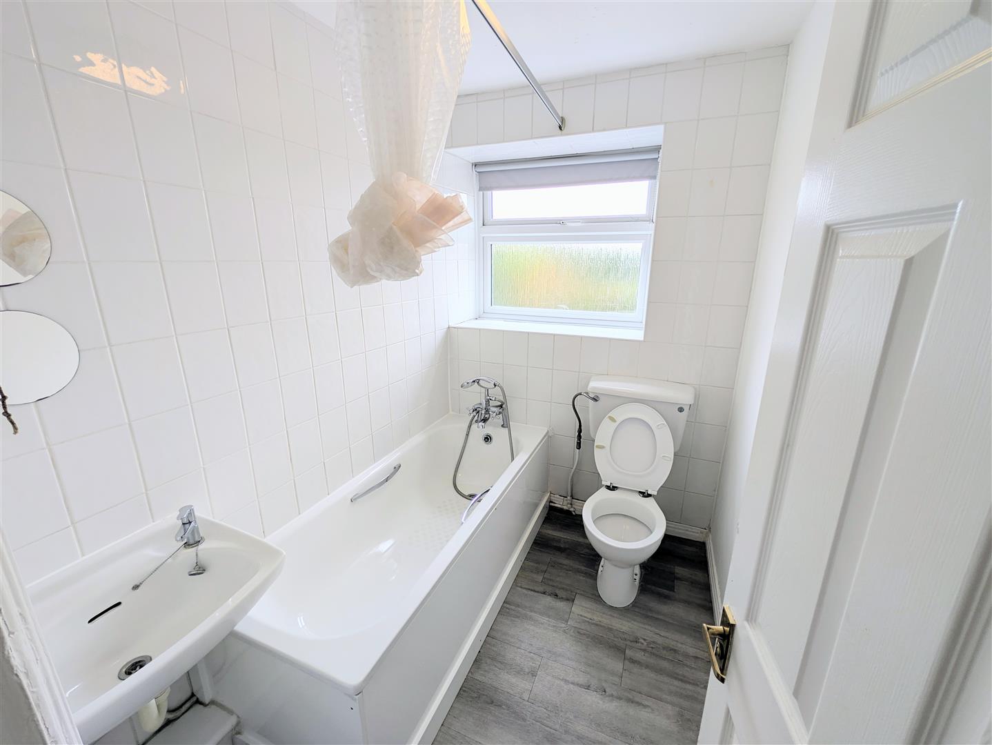 Flat Beverley Way in Greater London
