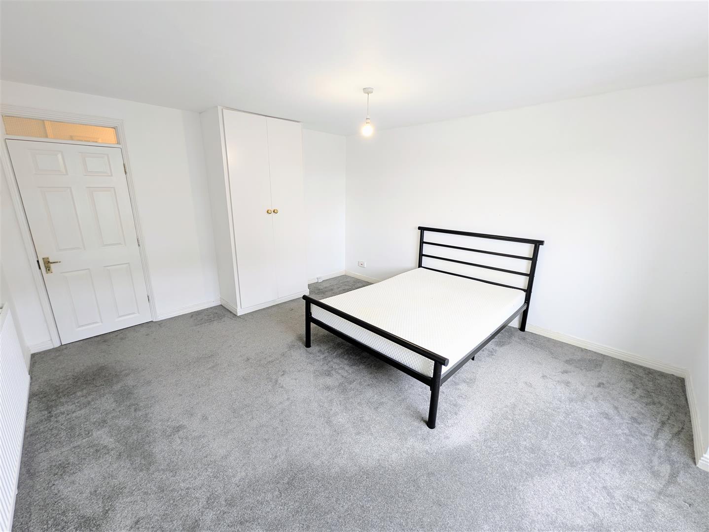 Flat Beverley Way in Greater London