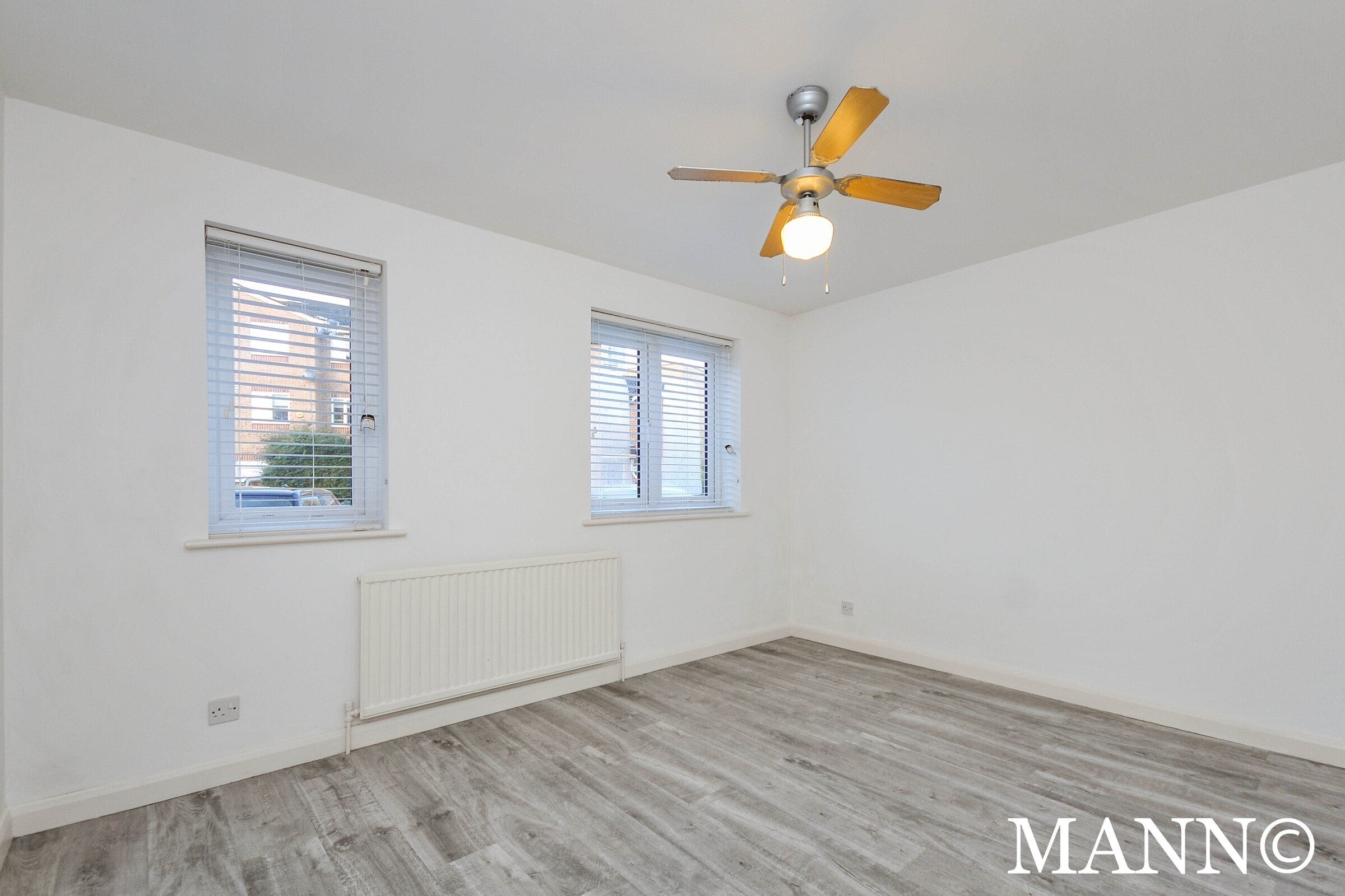 Flat Crosslet Vale in Greater London
