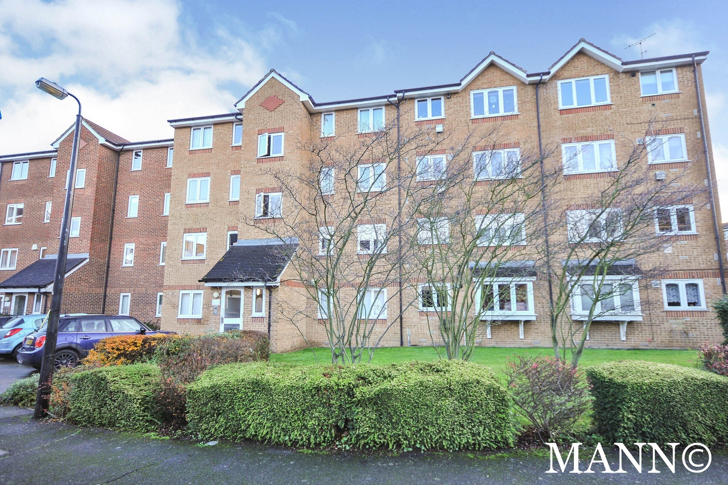 Flat Crosslet Vale in Greater London