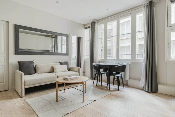 Flat Rue George Sand in Paris