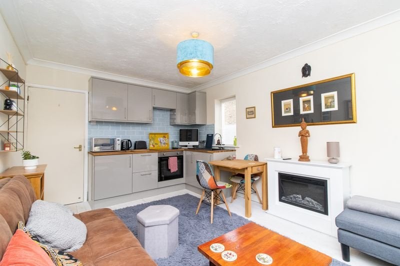 Flat Gordon Road in Thanet
