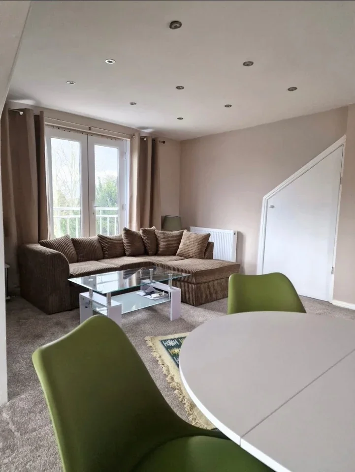 Flat Golfside Close in Greater London