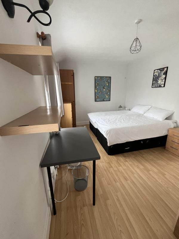 Room Primula Street in Greater London