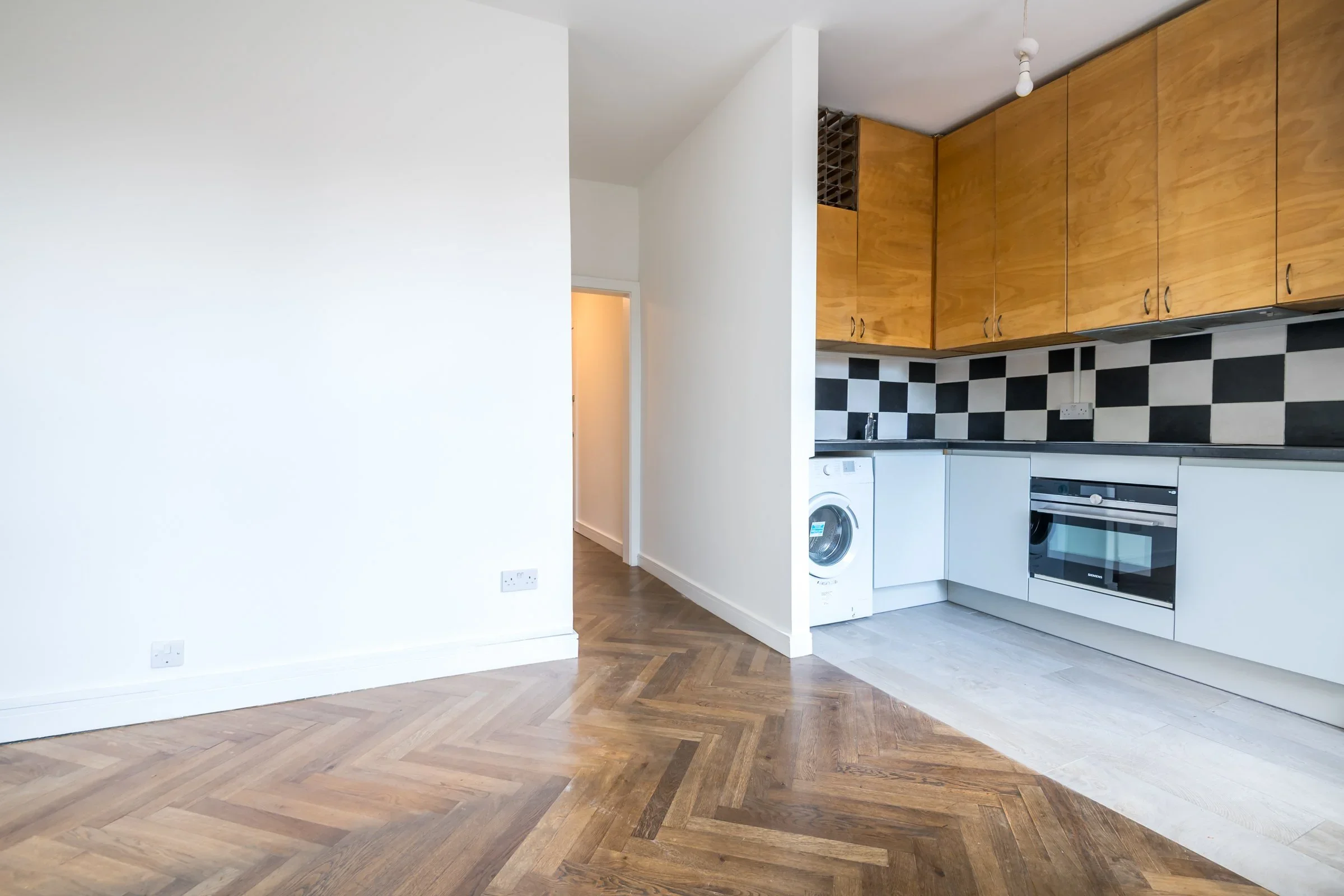 Flat Norwood Road in Greater London