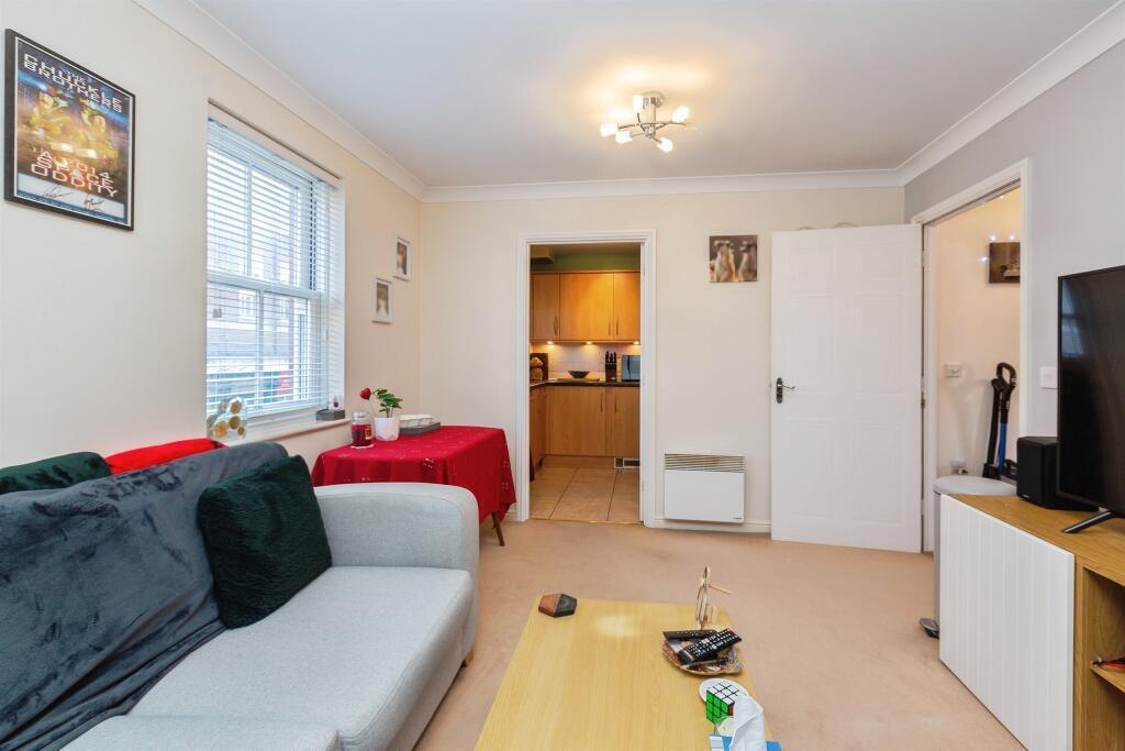 Flat Trenchard Street in Fairford Leys