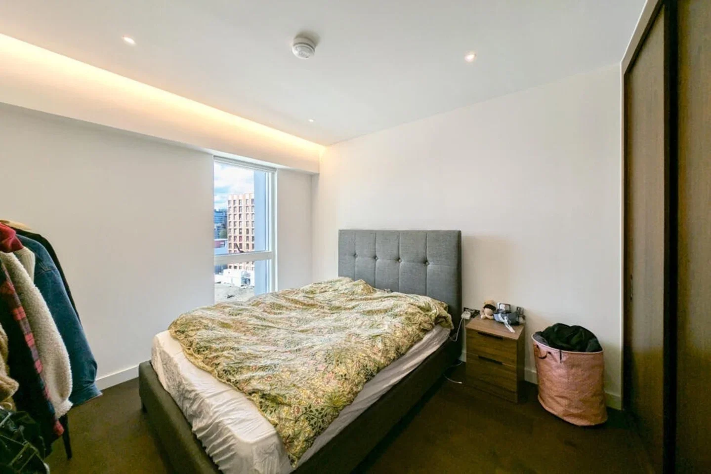 Flat Lanchester Way in Greater London