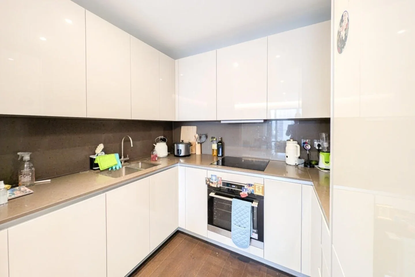 Flat Lanchester Way in Greater London