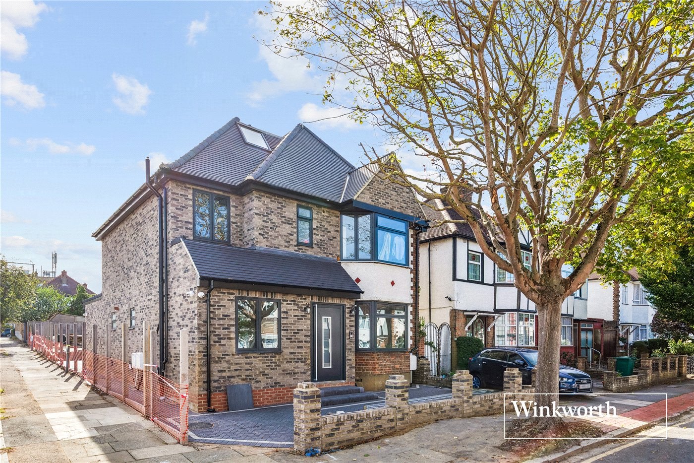 Flat Wentworth Avenue in Greater London