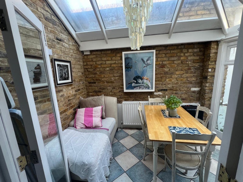 Room Ewald Road in Greater London