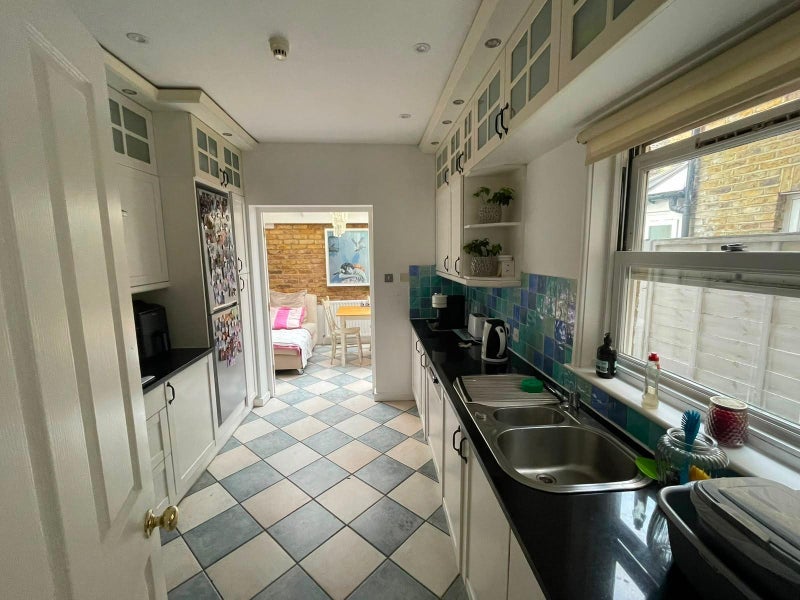 Room Ewald Road in Greater London