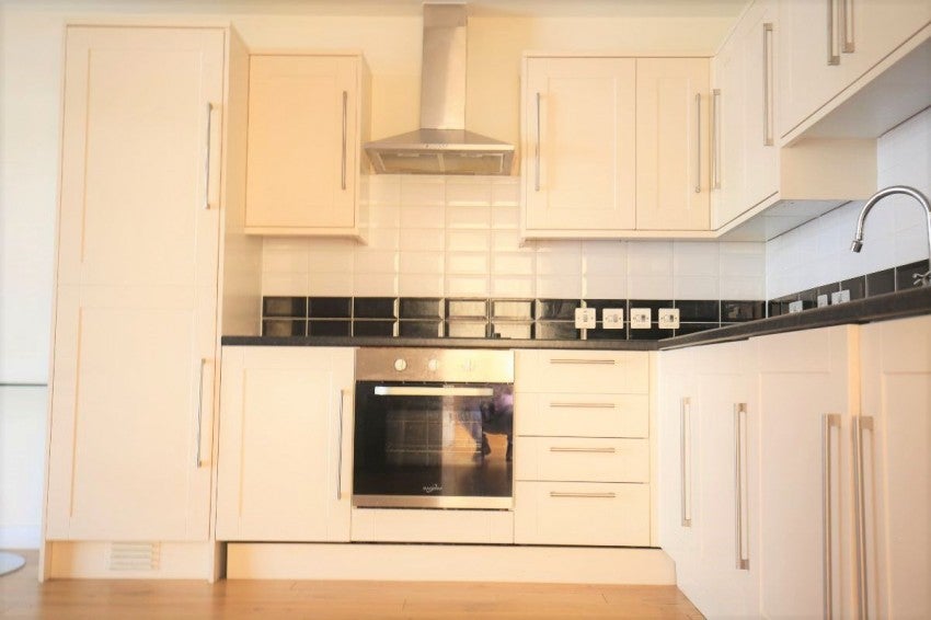 Flat Sussex Way in Greater London
