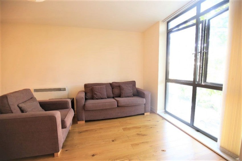 Flat Sussex Way in Greater London