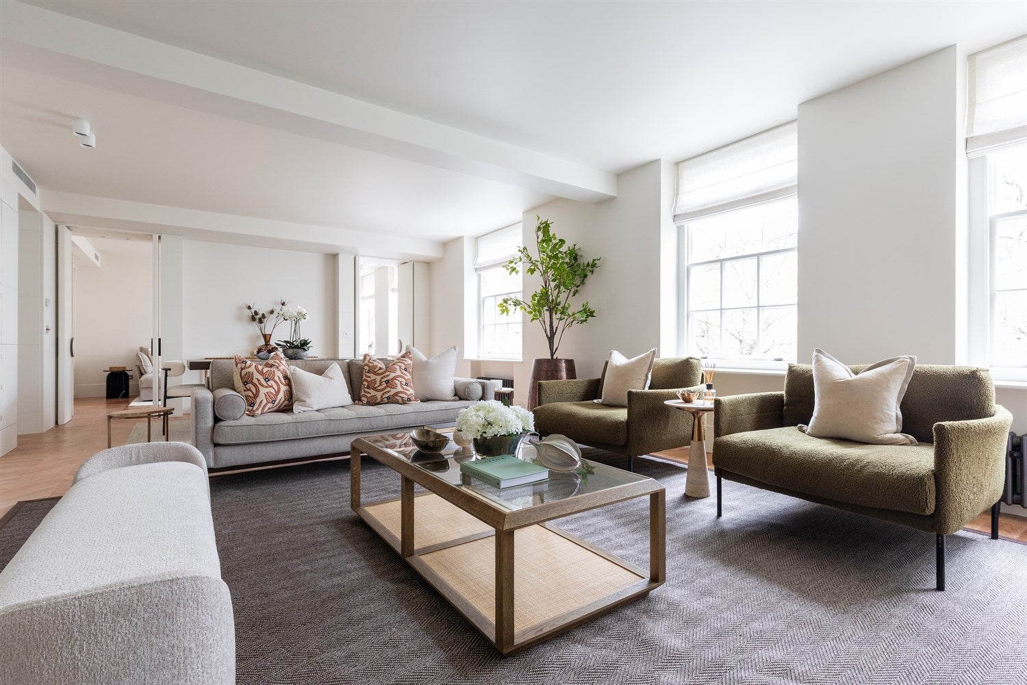 Flat Lowndes Square in Greater London