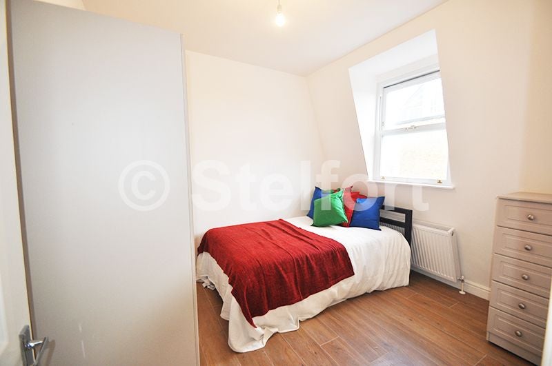 Flat Hornsey Road in Greater London
