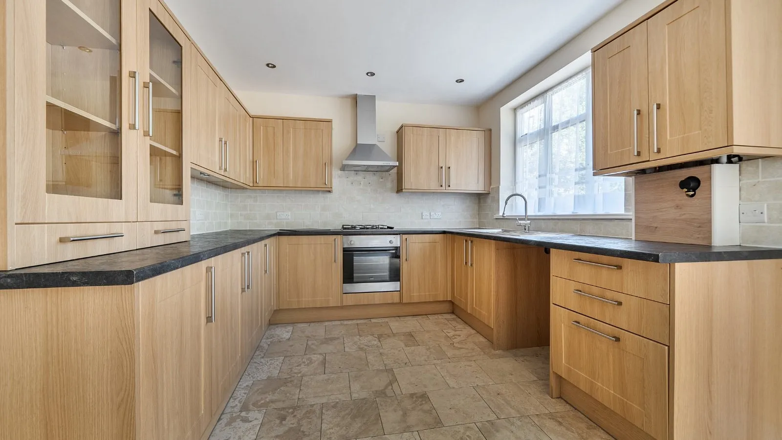 Flat Hadley Way in Greater London