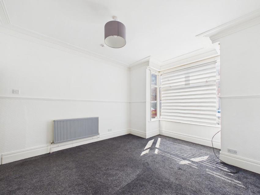 Flat Windsor Crescent in Bridlington