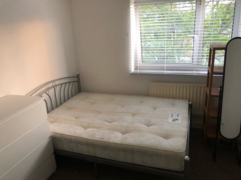 Room Petersfield Rise in Greater London