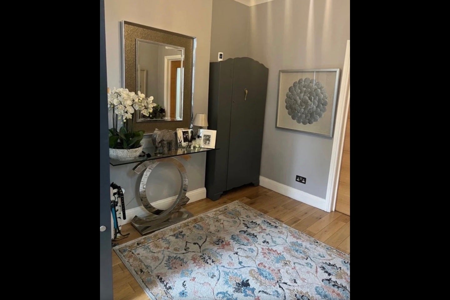 Room The Vale in Greater London