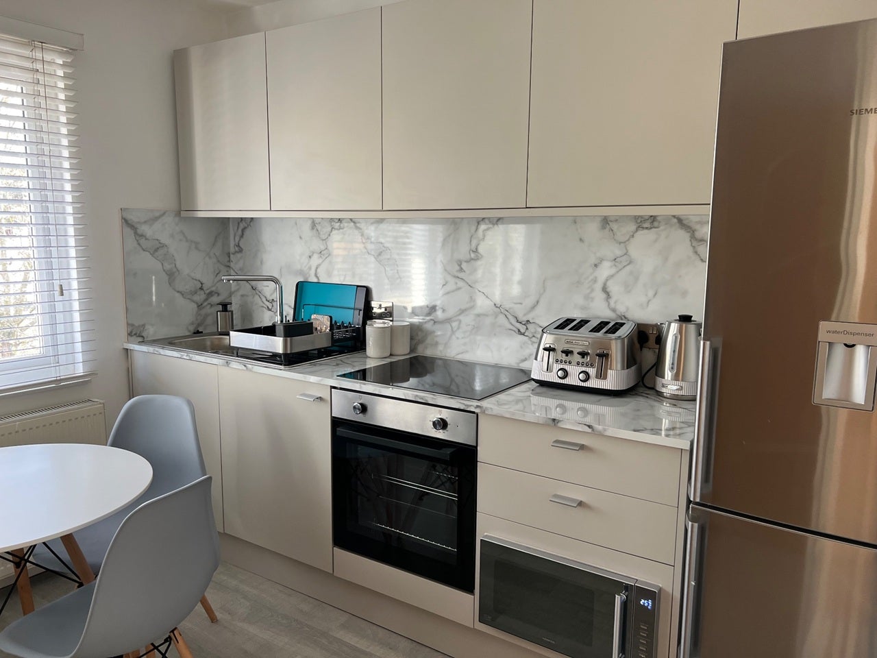Room The Vale in Greater London