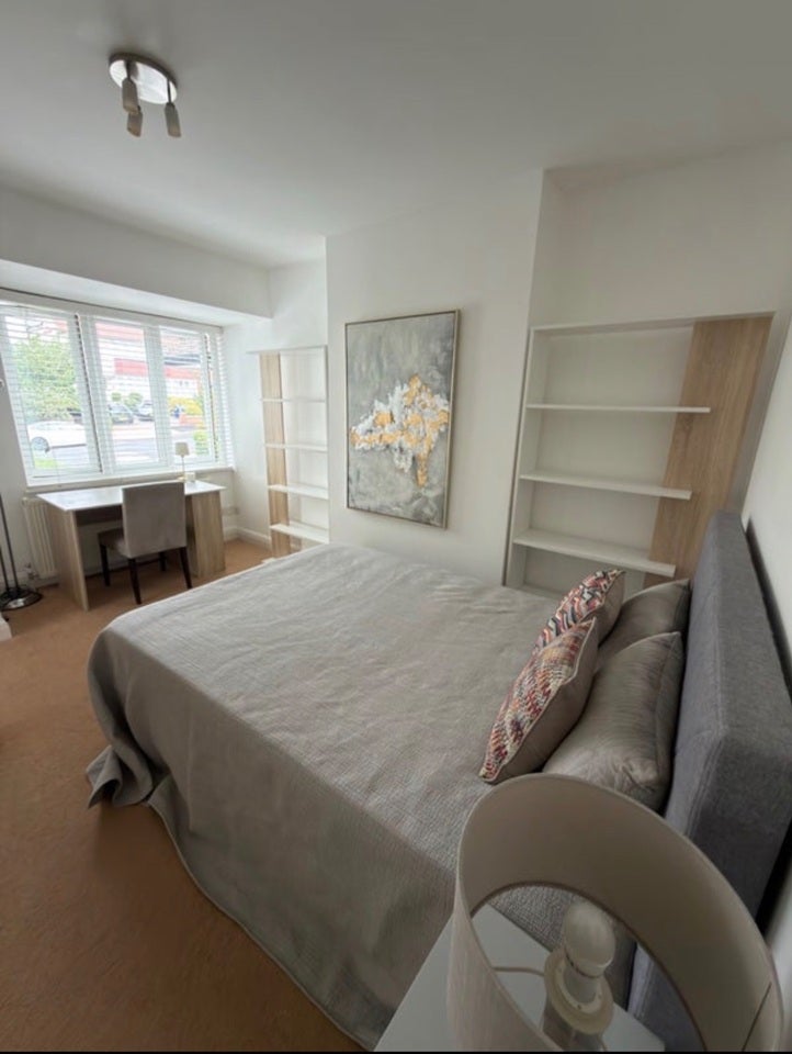 Room The Vale in Greater London